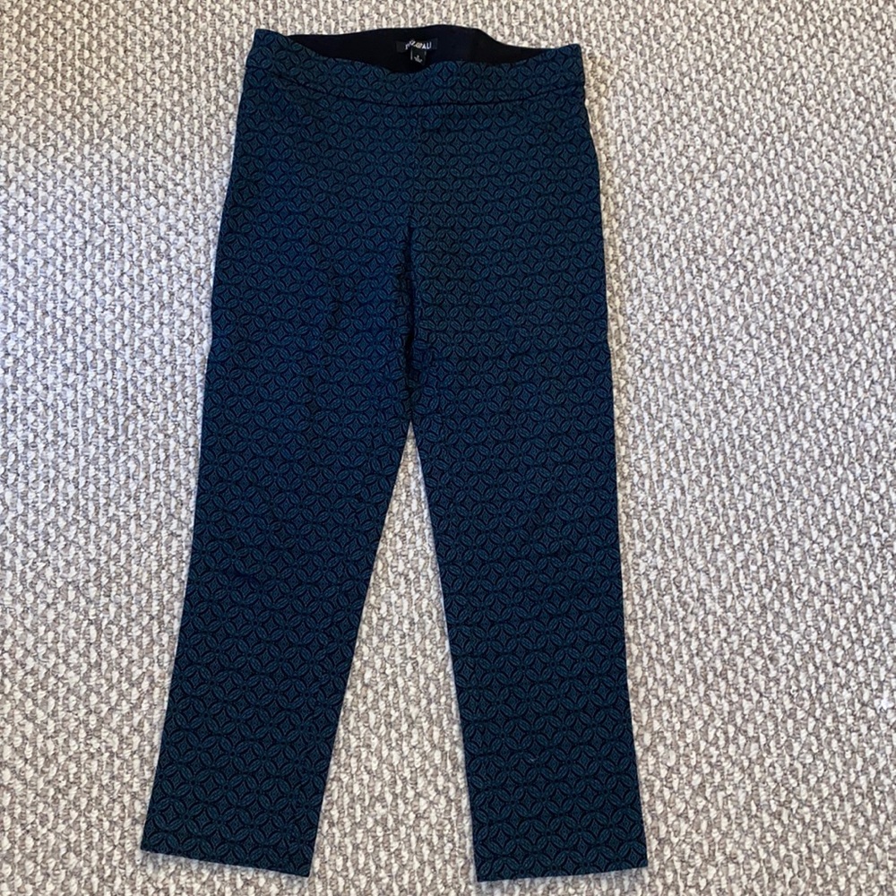 Size 2 stretch fit capris, dark green/blue